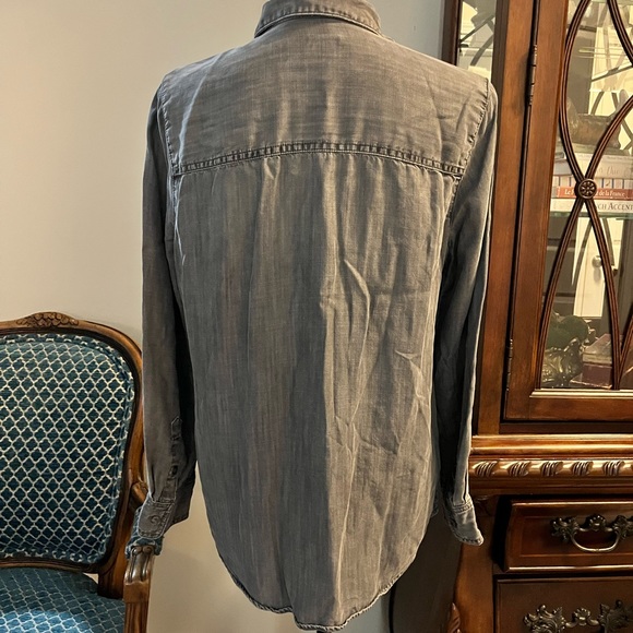 Chico’s gray wash chambray button up - Picture 4 of 6